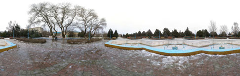 панорама снята у когда-то работавшего фонтана в парке, рядом со зданием 'районо'
